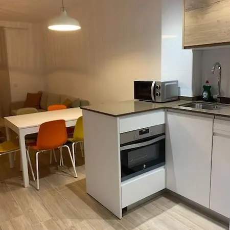 Piso Nuevo En A Pie De Playa 아파트 푸엔히롤라