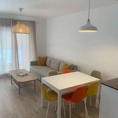 Piso Nuevo En A Pie De Playa 아파트 푸엔히롤라
